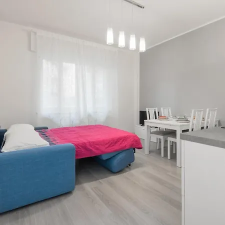 Dimora Isonzo A With 5 Sleeps Apartment Verona